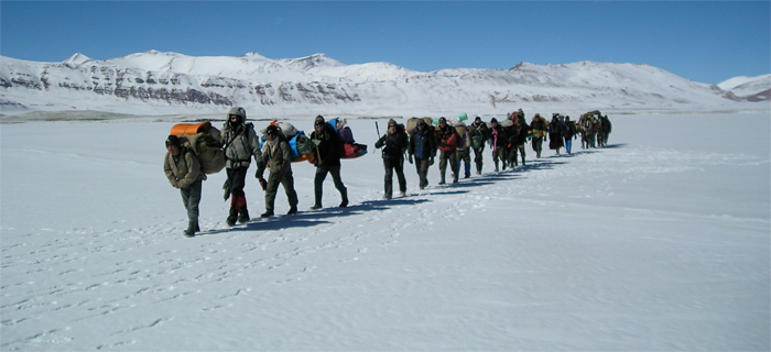 winter trek ladakh, chadar trek, adventure tours
